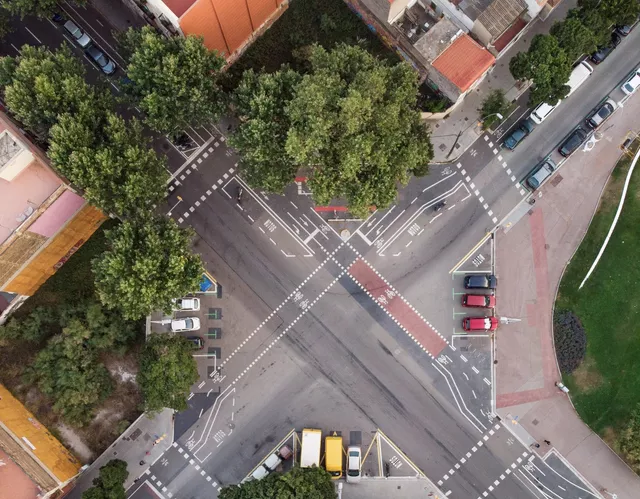 How to design bicycle-safe intersection
